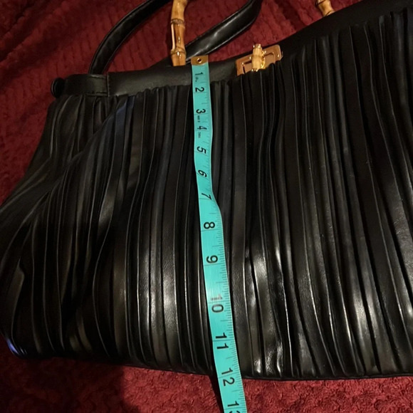Sondra Roberts Luxury Bamboo  handle pleated vegan leather Large tote bag - Picture 5 of 17